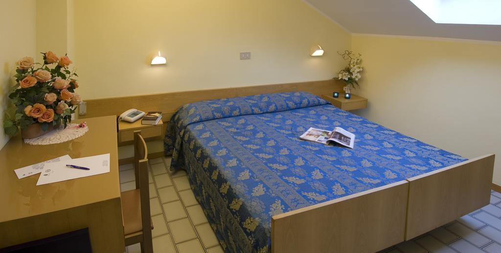 Hotel Nives Riccione Bilik gambar