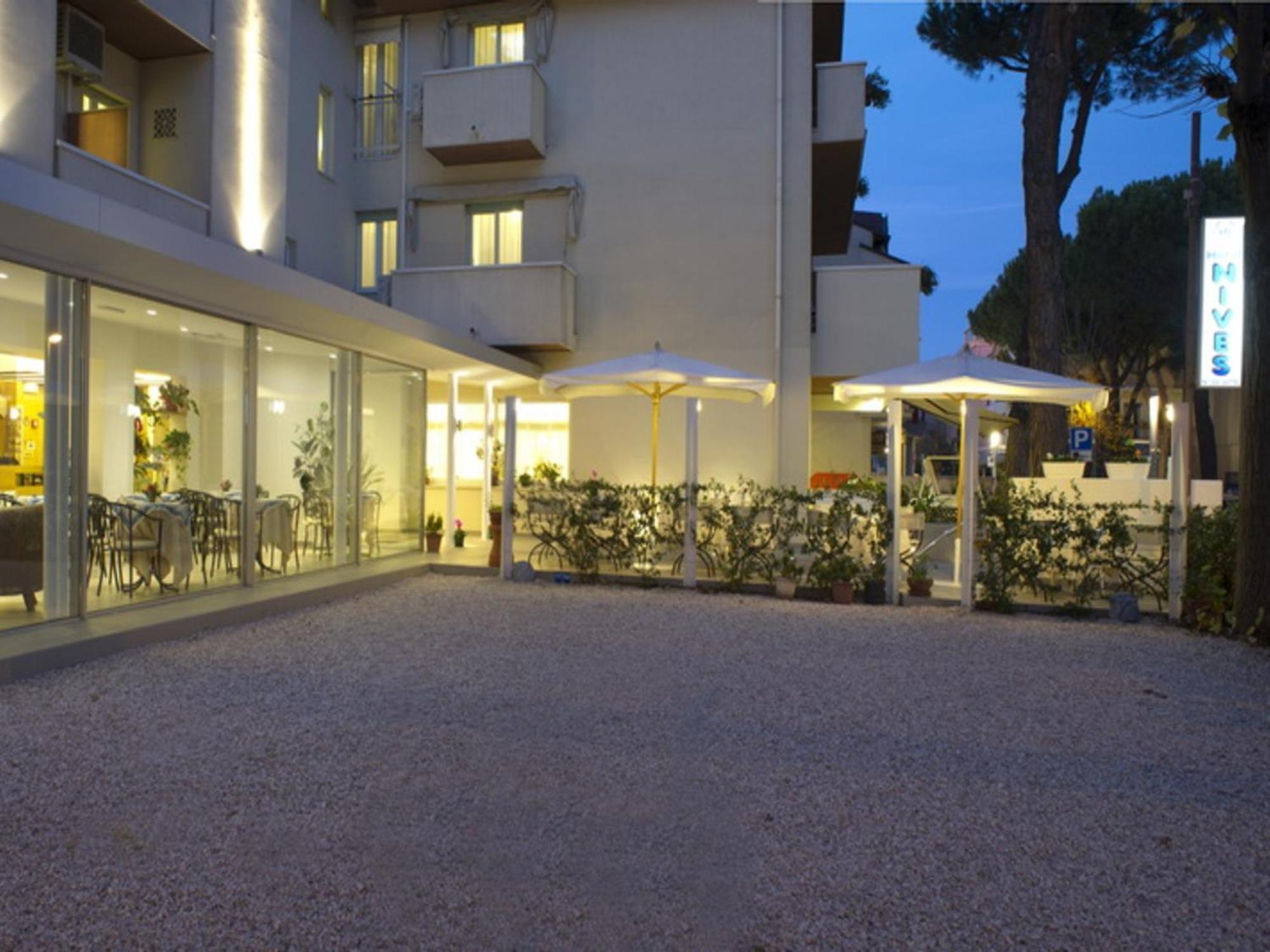 Hotel Nives Riccione Luaran gambar